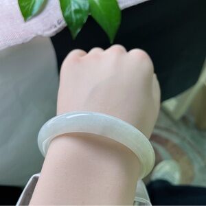 Natural Grade A Type Jadeite Burmese Jade bracelet